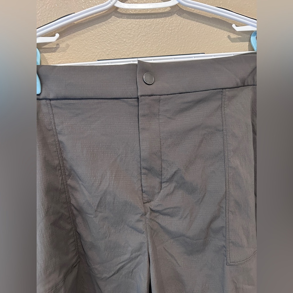 NWT Athleta Trekkie Bermuda 2.0 in MTOL Mountain Olive Green Size 26 NEW #596504 - Picture 5 of 9